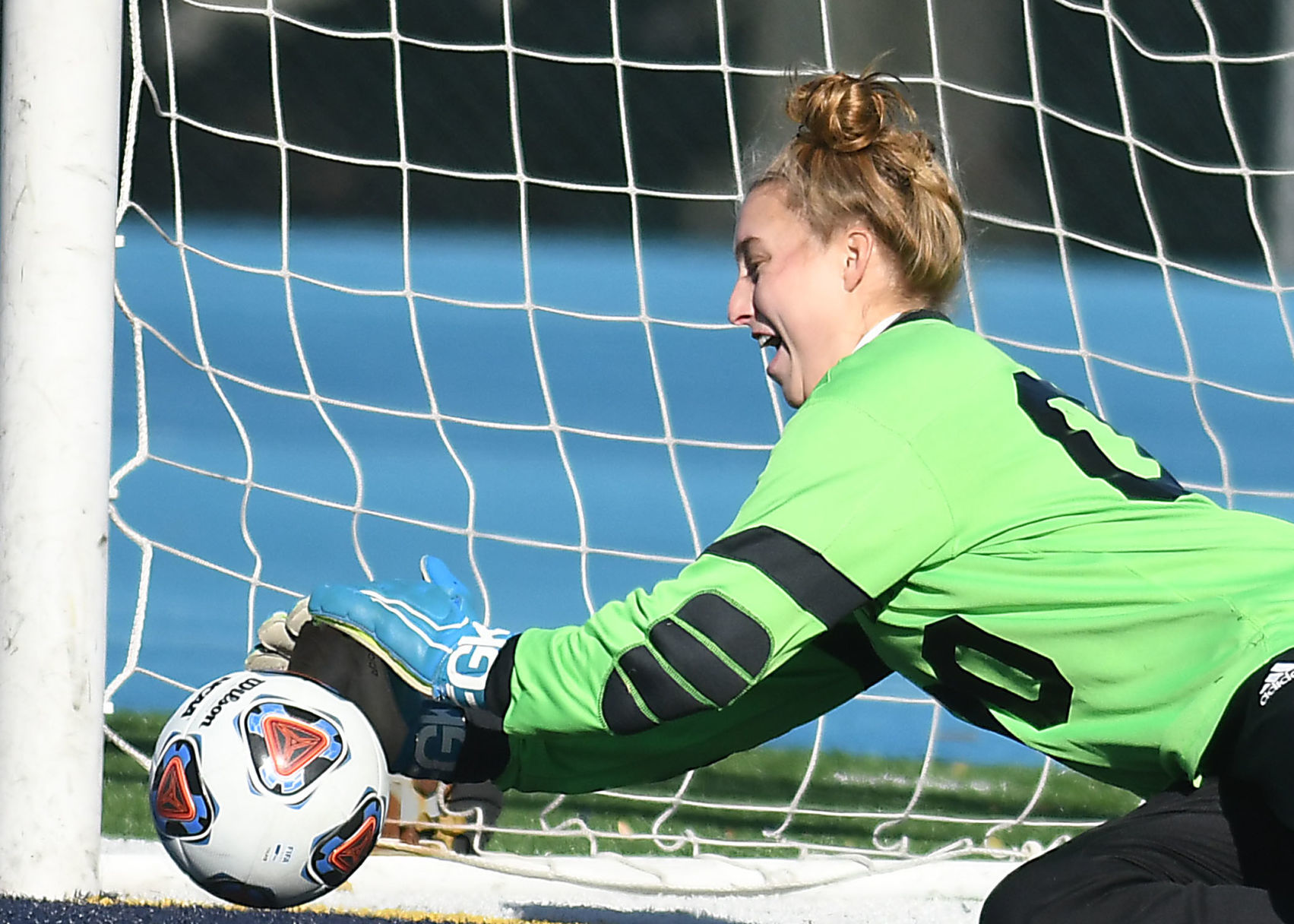 111719_spt_ocgirlssoccer00123702